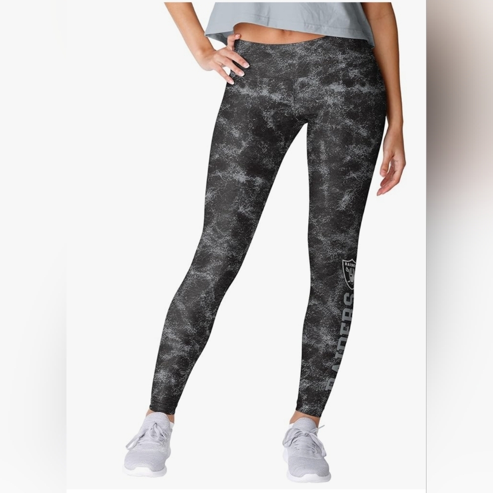 FOCO Women's NFL Raiders Ladies Team Color Cloud Leggings New With Tags!